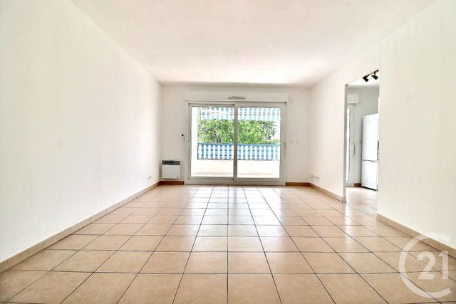 Appartement T2 à vendre - 2 pièces - 46.6 m2 - FREJUS - 83 - PROVENCE-ALPES-COTE-D-AZUR - Century 21 Sud Habitat Appartement T2 à vendre - 2 pièces - 46.6 m2 - FREJUS - 83 - PROVENCE-ALPES-COTE-D-AZUR - Century 21 Sud Habitat