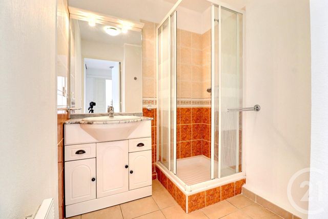 Appartement T2 à vendre - 2 pièces - 46.6 m2 - FREJUS - 83 - PROVENCE-ALPES-COTE-D-AZUR - Century 21 Sud Habitat Appartement T2 à vendre - 2 pièces - 46.6 m2 - FREJUS - 83 - PROVENCE-ALPES-COTE-D-AZUR - Century 21 Sud Habitat