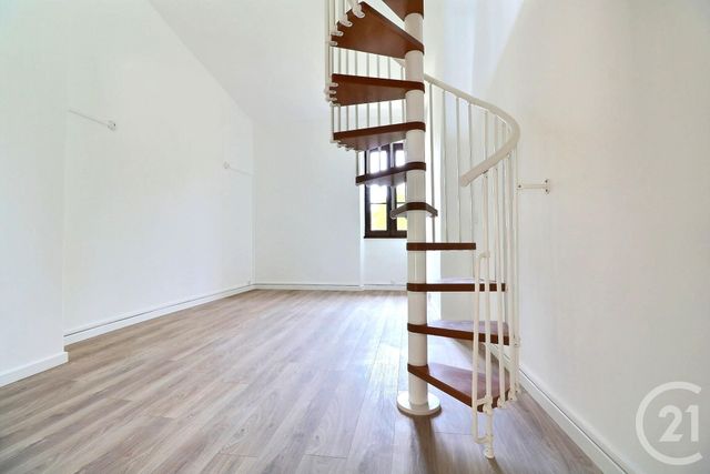 Appartement T3 à vendre - 3 pièces - 55.0 m2 - FREJUS - 83 - PROVENCE-ALPES-COTE-D-AZUR - Century 21 Sud Habitat Appartement T3 à vendre - 3 pièces - 55.0 m2 - FREJUS - 83 - PROVENCE-ALPES-COTE-D-AZUR - Century 21 Sud Habitat