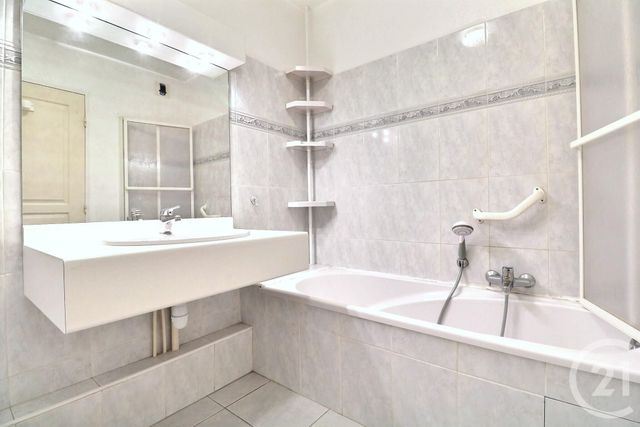 Appartement T3 à vendre - 3 pièces - 71.77 m2 - FREJUS - 83 - PROVENCE-ALPES-COTE-D-AZUR - Century 21 Sud Habitat Appartement T3 à vendre - 3 pièces - 71.77 m2 - FREJUS - 83 - PROVENCE-ALPES-COTE-D-AZUR - Century 21 Sud Habitat