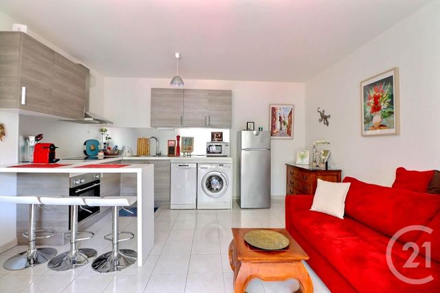 Afficher la photo en grand Appartement T2 à vendre - 3 pièces - 49.15 m2 - ST RAPHAEL - 83 - PROVENCE-ALPES-COTE-D-AZUR - Century 21 Sud Habitat
