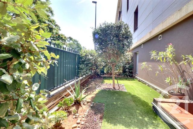 Afficher la photo en grand Appartement T2 à vendre - 3 pièces - 49.15 m2 - ST RAPHAEL - 83 - PROVENCE-ALPES-COTE-D-AZUR - Century 21 Sud Habitat