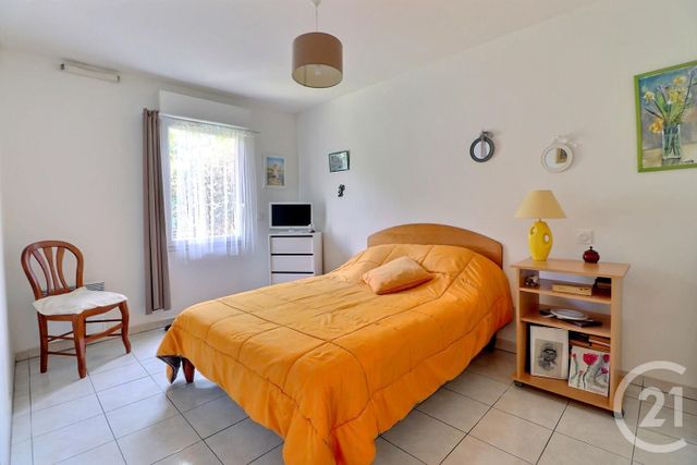 Afficher la photo en grand Appartement T2 à vendre - 3 pièces - 49.15 m2 - ST RAPHAEL - 83 - PROVENCE-ALPES-COTE-D-AZUR - Century 21 Sud Habitat