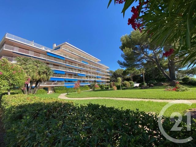 Afficher la photo en grand Appartement T2 à vendre - 2 pièces - 49.21 m2 - ST RAPHAEL - 83 - PROVENCE-ALPES-COTE-D-AZUR - Century 21 Sud Habitat