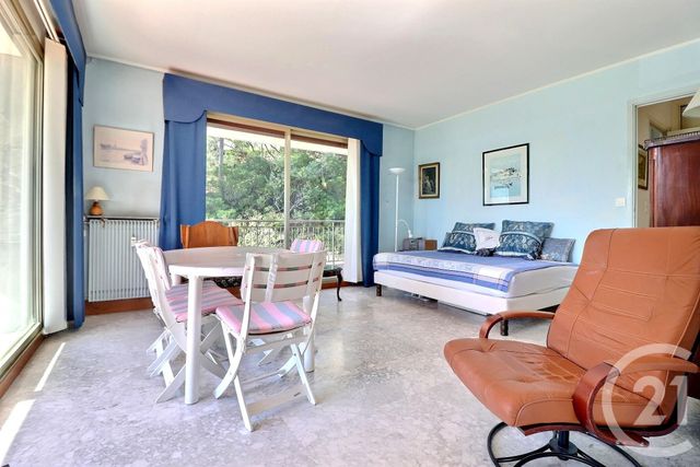 Afficher la photo en grand Appartement T2 à vendre - 2 pièces - 49.21 m2 - ST RAPHAEL - 83 - PROVENCE-ALPES-COTE-D-AZUR - Century 21 Sud Habitat
