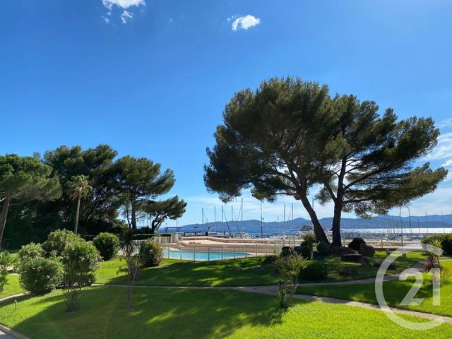 Afficher la photo en grand Appartement T2 à vendre - 2 pièces - 49.21 m2 - ST RAPHAEL - 83 - PROVENCE-ALPES-COTE-D-AZUR - Century 21 Sud Habitat