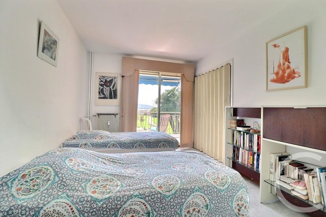 Afficher la photo en grand Appartement T2 à vendre - 2 pièces - 49.21 m2 - ST RAPHAEL - 83 - PROVENCE-ALPES-COTE-D-AZUR - Century 21 Sud Habitat