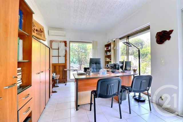 Afficher la photo en grand maison à vendre - 7 pièces - 170.0 m2 - ST RAPHAEL - 83 - PROVENCE-ALPES-COTE-D-AZUR - Century 21 Sud Habitat