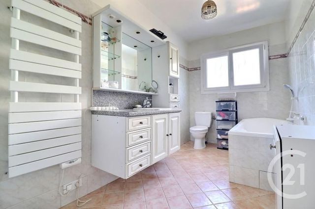 Afficher la photo en grand maison à vendre - 7 pièces - 170.0 m2 - ST RAPHAEL - 83 - PROVENCE-ALPES-COTE-D-AZUR - Century 21 Sud Habitat