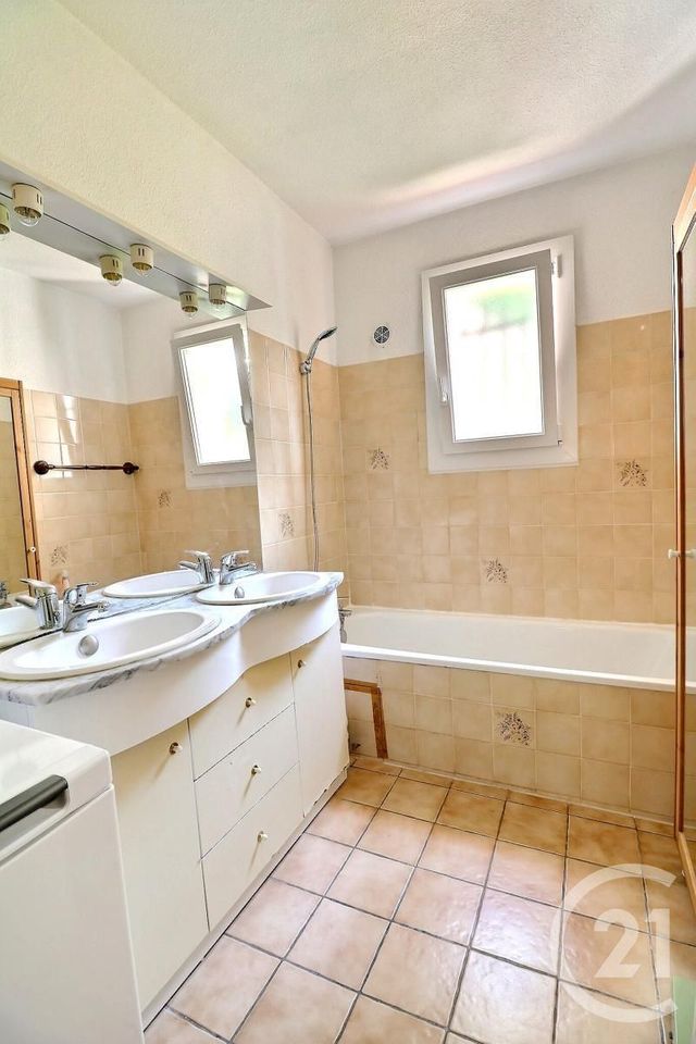 Afficher la photo en grand maison à vendre - 4 pièces - 90.0 m2 - FREJUS - 83 - PROVENCE-ALPES-COTE-D-AZUR - Century 21 Sud Habitat