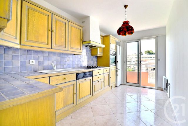Afficher la photo en grand Appartement T4 à vendre - 3 pièces - 94.49 m2 - FREJUS - 83 - PROVENCE-ALPES-COTE-D-AZUR - Century 21 Sud Habitat