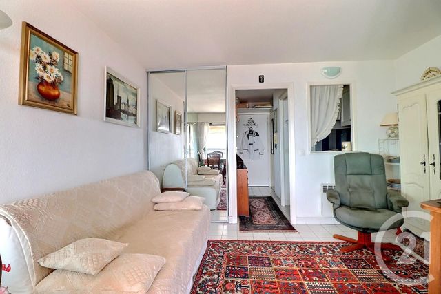 Afficher la photo en grand Studio Cabine à vendre - 1 pièce - 27.05 m2 - FREJUS - 83 - PROVENCE-ALPES-COTE-D-AZUR - Century 21 Sud Habitat