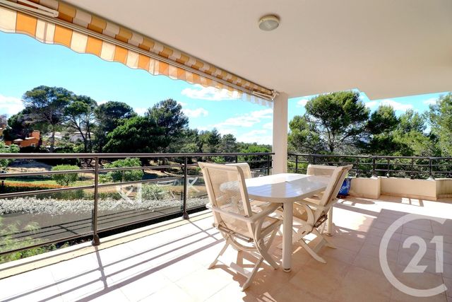 Afficher la photo en grand Appartement T4 à vendre - 4 pièces - 101.76 m2 - ST RAPHAEL - 83 - PROVENCE-ALPES-COTE-D-AZUR - Century 21 Sud Habitat