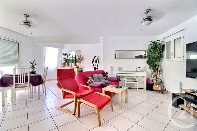 Afficher la photo en grand Appartement T3 à vendre - 3 pièces - 86.0 m2 - ST RAPHAEL - 83 - PROVENCE-ALPES-COTE-D-AZUR - Century 21 Sud Habitat