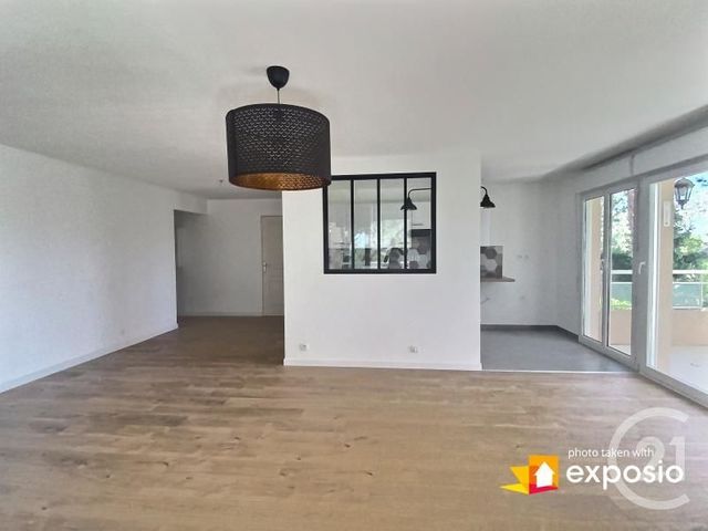 Afficher la photo en grand Appartement T4 à vendre - 4 pièces - 92.03 m2 - ST RAPHAEL - 83 - PROVENCE-ALPES-COTE-D-AZUR - Century 21 Sud Habitat