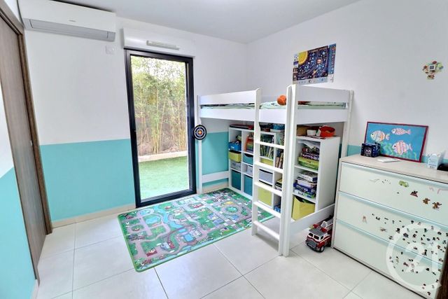 Afficher la photo en grand Appartement T3 à vendre - 3 pièces - 64.06 m2 - ST RAPHAEL - 83 - PROVENCE-ALPES-COTE-D-AZUR - Century 21 Sud Habitat