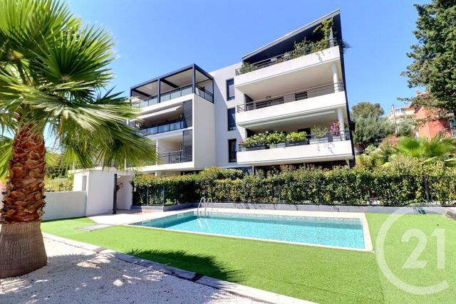 Afficher la photo en grand Appartement T3 à vendre - 3 pièces - 64.06 m2 - ST RAPHAEL - 83 - PROVENCE-ALPES-COTE-D-AZUR - Century 21 Sud Habitat