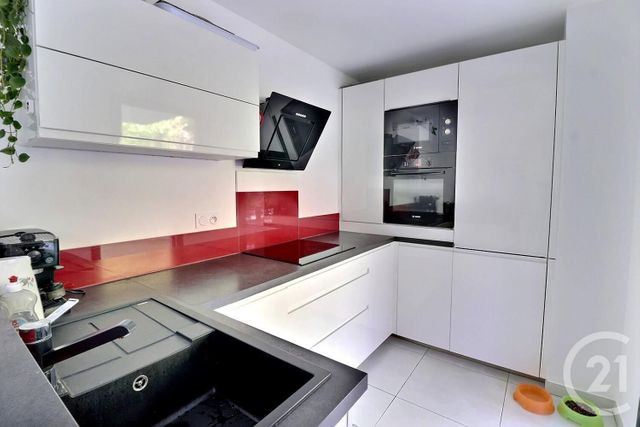 Afficher la photo en grand Appartement T3 à vendre - 3 pièces - 64.06 m2 - ST RAPHAEL - 83 - PROVENCE-ALPES-COTE-D-AZUR - Century 21 Sud Habitat
