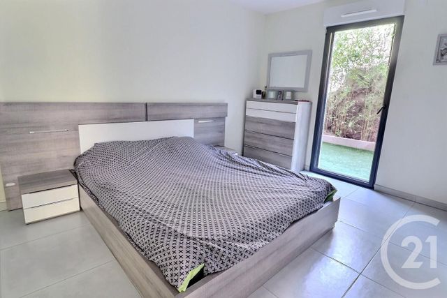 Afficher la photo en grand Appartement T3 à vendre - 3 pièces - 64.06 m2 - ST RAPHAEL - 83 - PROVENCE-ALPES-COTE-D-AZUR - Century 21 Sud Habitat