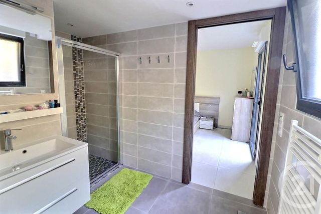 Afficher la photo en grand Appartement T3 à vendre - 3 pièces - 64.06 m2 - ST RAPHAEL - 83 - PROVENCE-ALPES-COTE-D-AZUR - Century 21 Sud Habitat