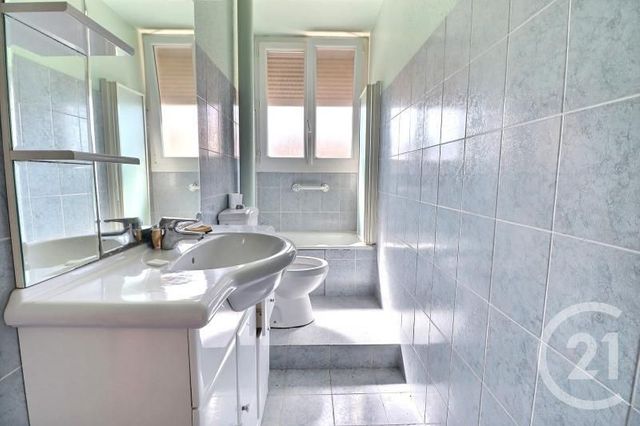 Afficher la photo en grand Appartement T2 à vendre - 2 pièces - 49.0 m2 - FREJUS - 83 - PROVENCE-ALPES-COTE-D-AZUR - Century 21 Sud Habitat