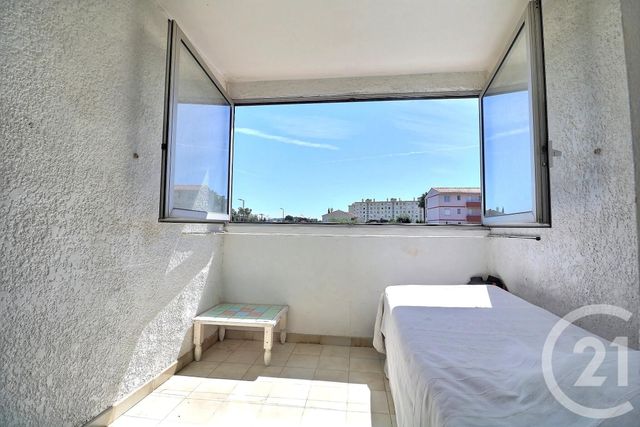 Afficher la photo en grand Appartement T2 à vendre - 2 pièces - 24.84 m2 - FREJUS - 83 - PROVENCE-ALPES-COTE-D-AZUR - Century 21 Sud Habitat