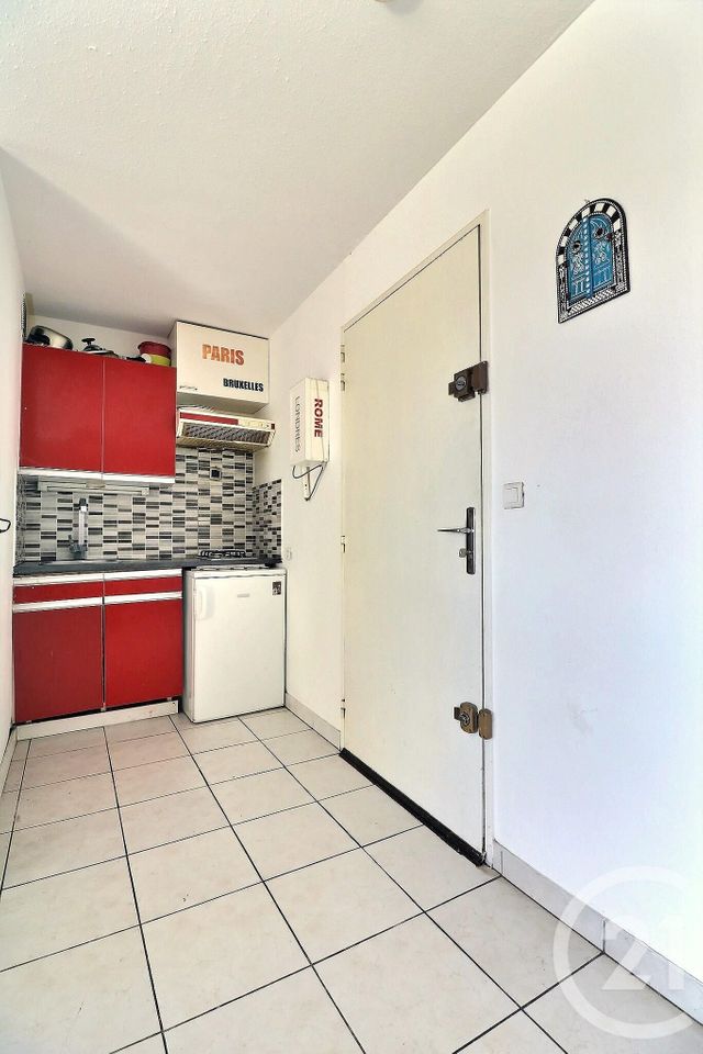 Afficher la photo en grand Appartement T2 à vendre - 2 pièces - 24.84 m2 - FREJUS - 83 - PROVENCE-ALPES-COTE-D-AZUR - Century 21 Sud Habitat