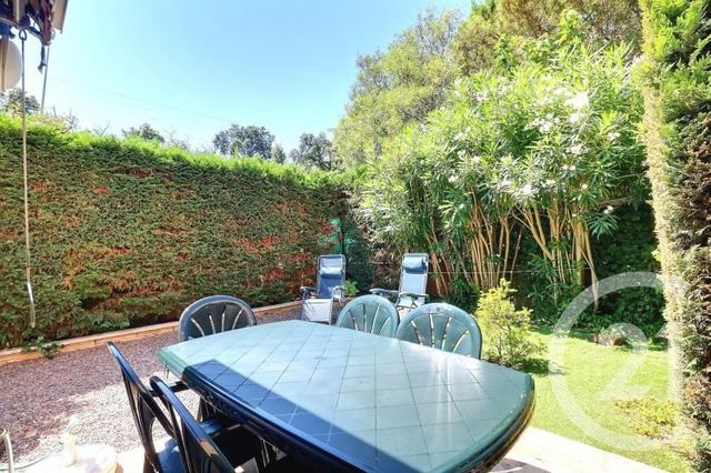 Afficher la photo en grand Appartement F2 à vendre - 2 pièces - 34.34 m2 - ST RAPHAEL - 83 - PROVENCE-ALPES-COTE-D-AZUR - Century 21 Sud Habitat