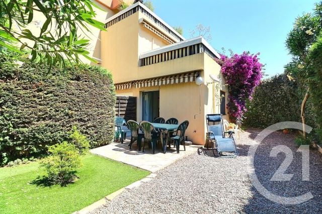 Afficher la photo en grand Appartement F2 à vendre - 2 pièces - 34.34 m2 - ST RAPHAEL - 83 - PROVENCE-ALPES-COTE-D-AZUR - Century 21 Sud Habitat