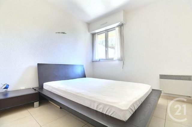 Afficher la photo en grand Appartement F2 à vendre - 2 pièces - 34.34 m2 - ST RAPHAEL - 83 - PROVENCE-ALPES-COTE-D-AZUR - Century 21 Sud Habitat