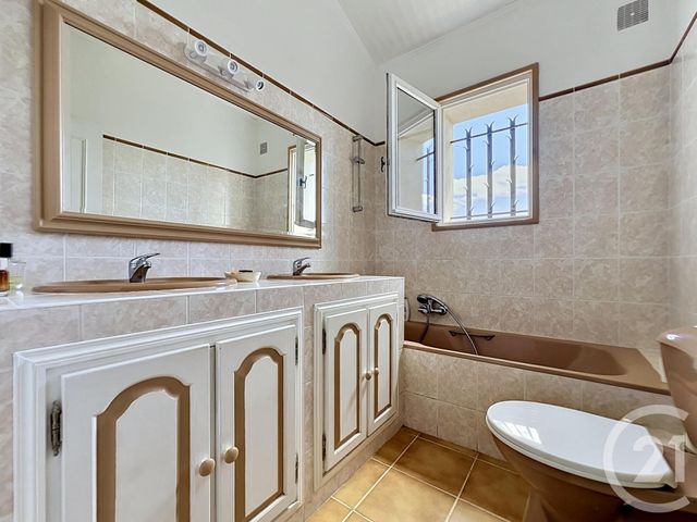 maison à vendre - 7 pièces - 129.82 m2 - FREJUS - 83 - PROVENCE-ALPES-COTE-D-AZUR - Century 21 Sud Habitat