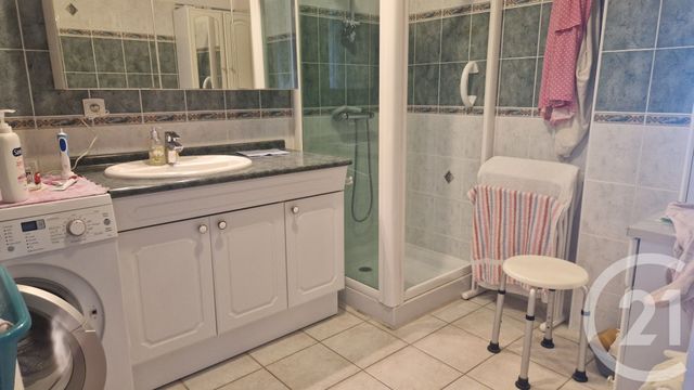 Appartement F4 à vendre - 4 pièces - 124.0 m2 - FREJUS - 83 - PROVENCE-ALPES-COTE-D-AZUR - Century 21 Sud Habitat