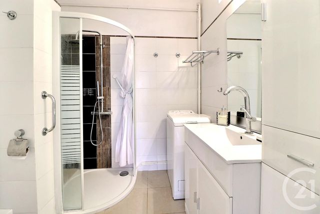 Appartement T3 à vendre - 3 pièces - 52.83 m2 - ST RAPHAEL - 83 - PROVENCE-ALPES-COTE-D-AZUR - Century 21 Sud Habitat