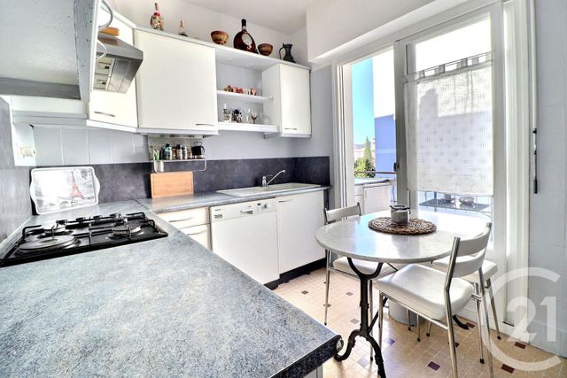 Appartement T3 à vendre - 3 pièces - 52.83 m2 - ST RAPHAEL - 83 - PROVENCE-ALPES-COTE-D-AZUR - Century 21 Sud Habitat