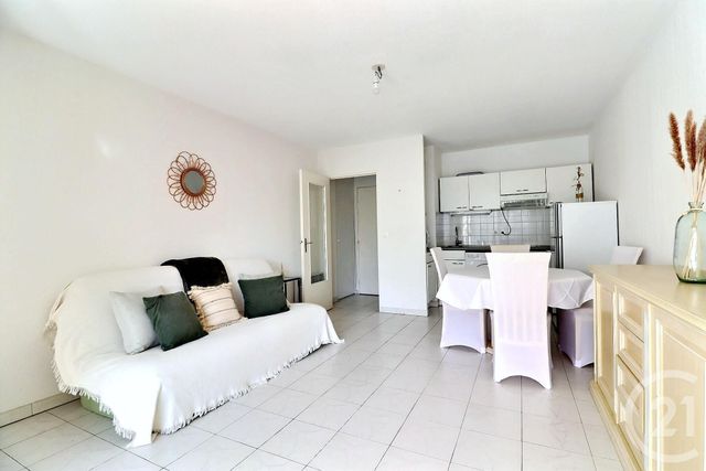 Appartement T2 à vendre - 2 pièces - 35.84 m2 - FREJUS - 83 - PROVENCE-ALPES-COTE-D-AZUR - Century 21 Sud Habitat
