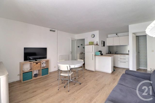 Appartement T2 à vendre - 2 pièces - 43.54 m2 - FREJUS - 83 - PROVENCE-ALPES-COTE-D-AZUR - Century 21 Sud Habitat