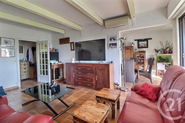 Appartement F5 à vendre - 5 pièces - 88.8 m2 - FREJUS - 83 - PROVENCE-ALPES-COTE-D-AZUR - Century 21 Sud Habitat