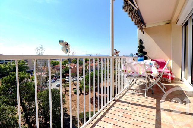 Appartement T2 à vendre - 2 pièces - 42.25 m2 - FREJUS - 83 - PROVENCE-ALPES-COTE-D-AZUR - Century 21 Sud Habitat