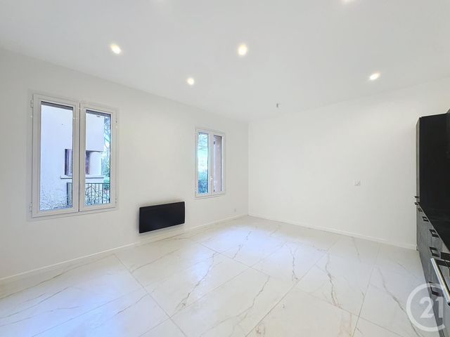 Appartement T2 à vendre - 2 pièces - 41.0 m2 - ST RAPHAEL - 83 - PROVENCE-ALPES-COTE-D-AZUR - Century 21 Sud Habitat