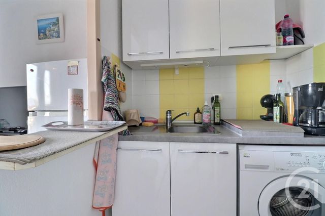 Afficher la photo en grand Appartement T2 à vendre - 2 pièces - 30.73 m2 - FREJUS - 83 - PROVENCE-ALPES-COTE-D-AZUR - Century 21 Sud Habitat