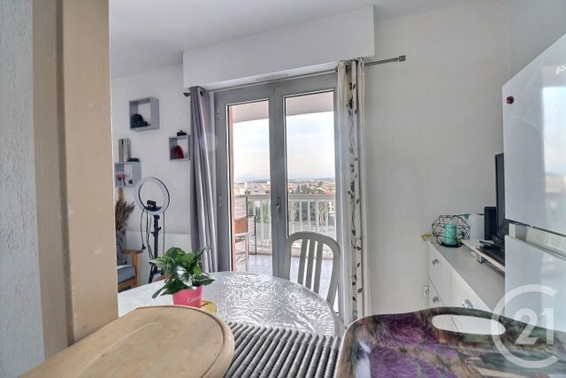 Afficher la photo en grand Appartement T2 à vendre - 2 pièces - 30.73 m2 - FREJUS - 83 - PROVENCE-ALPES-COTE-D-AZUR - Century 21 Sud Habitat
