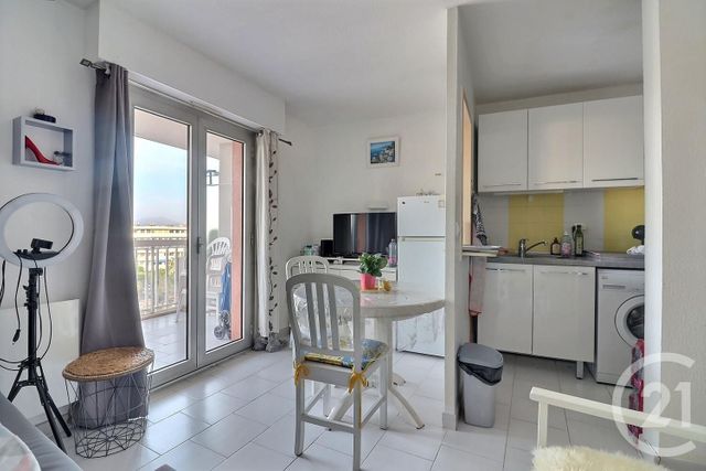 Afficher la photo en grand Appartement T2 à vendre - 2 pièces - 30.73 m2 - FREJUS - 83 - PROVENCE-ALPES-COTE-D-AZUR - Century 21 Sud Habitat