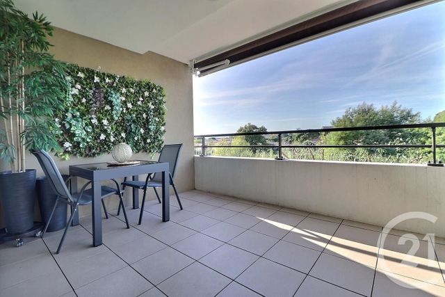 Appartement T2 à vendre - 2 pièces - 50.6 m2 - FREJUS - 83 - PROVENCE-ALPES-COTE-D-AZUR - Century 21 Sud Habitat
