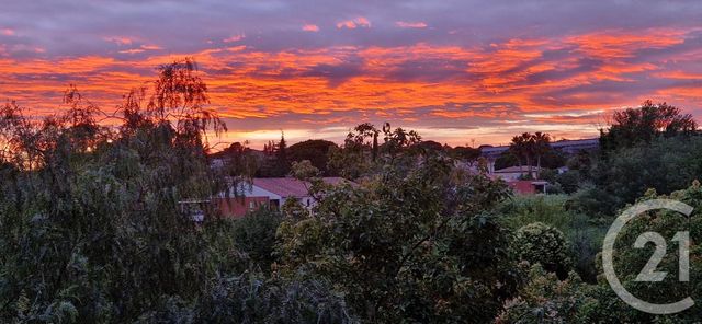 Appartement T2 à vendre - 2 pièces - 50.6 m2 - FREJUS - 83 - PROVENCE-ALPES-COTE-D-AZUR - Century 21 Sud Habitat