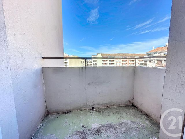 Afficher la photo en grand Appartement T2 à vendre - 2 pièces - 52.08 m2 - ST RAPHAEL - 83 - PROVENCE-ALPES-COTE-D-AZUR - Century 21 Sud Habitat