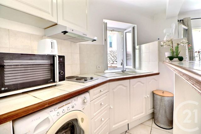 Appartement Studio à vendre - 1 pièce - 22.2 m2 - FREJUS - 83 - PROVENCE-ALPES-COTE-D-AZUR - Century 21 Sud Habitat