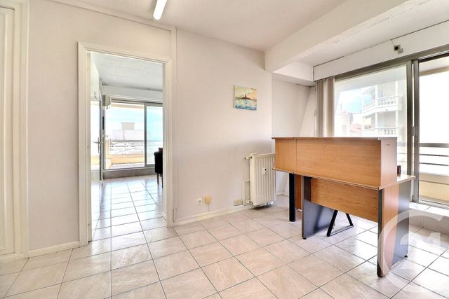Appartement T3 à vendre - 3 pièces - 47.84 m2 - ST RAPHAEL - 83 - PROVENCE-ALPES-COTE-D-AZUR - Century 21 Sud Habitat