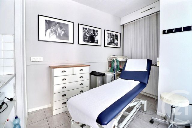 Appartement T3 à vendre - 3 pièces - 47.84 m2 - ST RAPHAEL - 83 - PROVENCE-ALPES-COTE-D-AZUR - Century 21 Sud Habitat