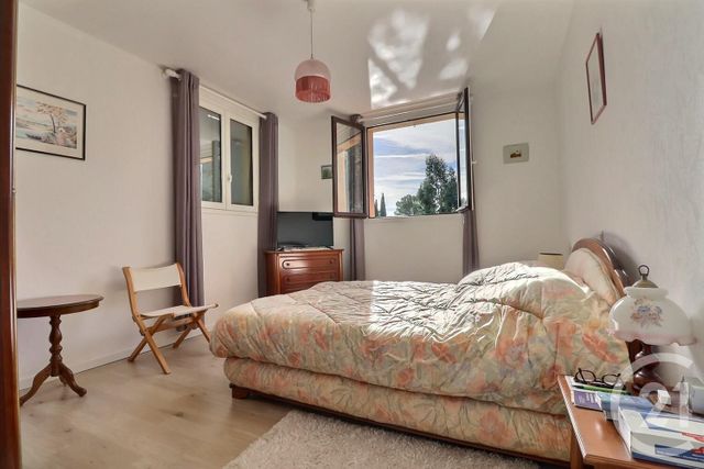 Afficher la photo en grand maison à vendre - 6 pièces - 122.84 m2 - ROQUEBRUNE SUR ARGENS - 83 - PROVENCE-ALPES-COTE-D-AZUR - Century 21 Sud Habitat