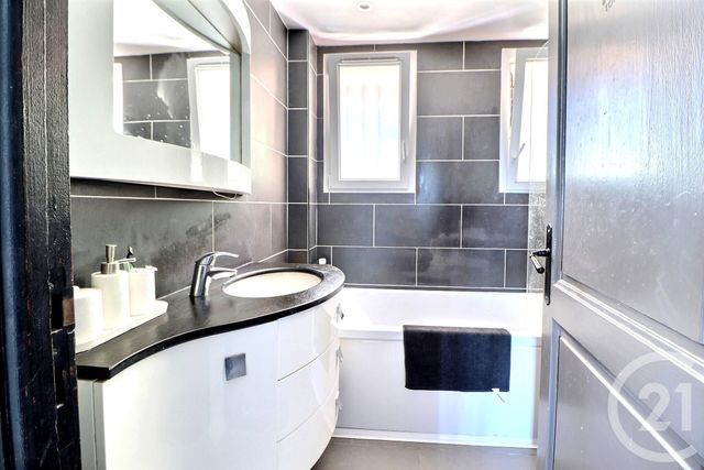 maison à vendre - 8 pièces - 148.0 m2 - FREJUS - 83 - PROVENCE-ALPES-COTE-D-AZUR - Century 21 Sud Habitat